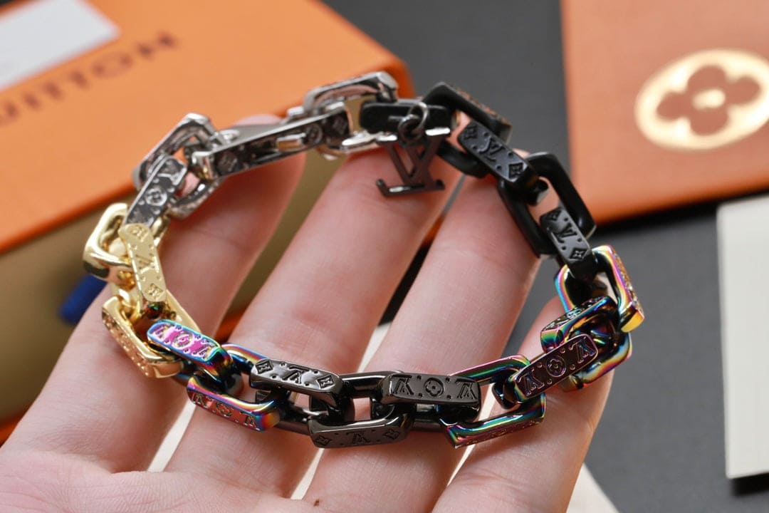 18K Louis Vuitton Street Style Chain Bracelet